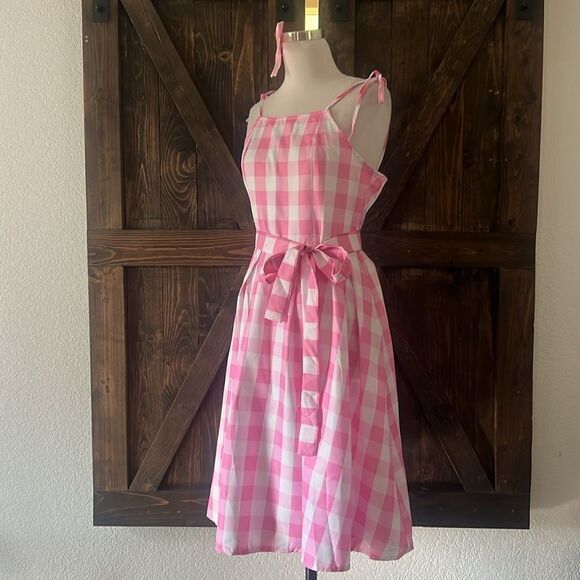 Margot Robbie Barbie The Movie Pink Plaid Dress Barbie Costume - Picture 7 of 13
